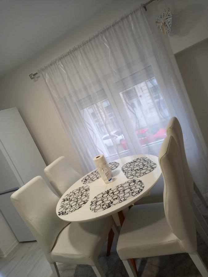 מוסטר Apartment Centar Of City מראה חיצוני תמונה