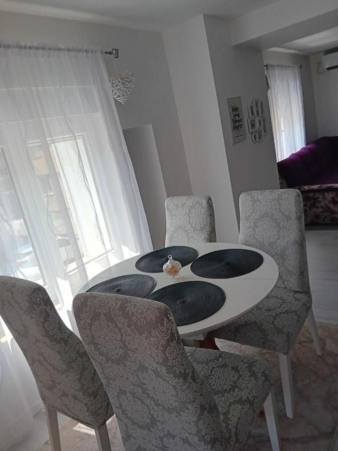 מוסטר Apartment Centar Of City מראה חיצוני תמונה