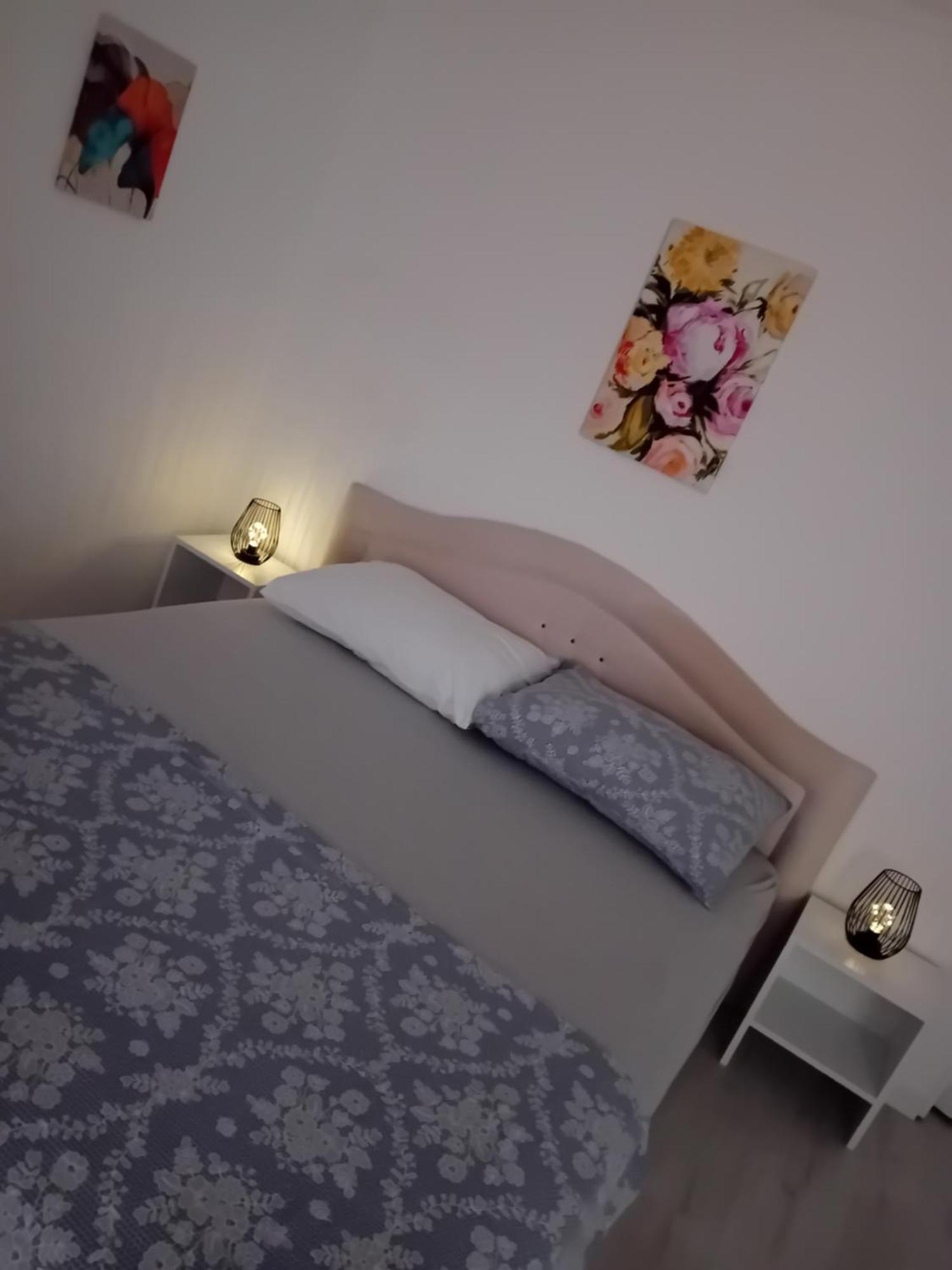 מוסטר Apartment Centar Of City מראה חיצוני תמונה